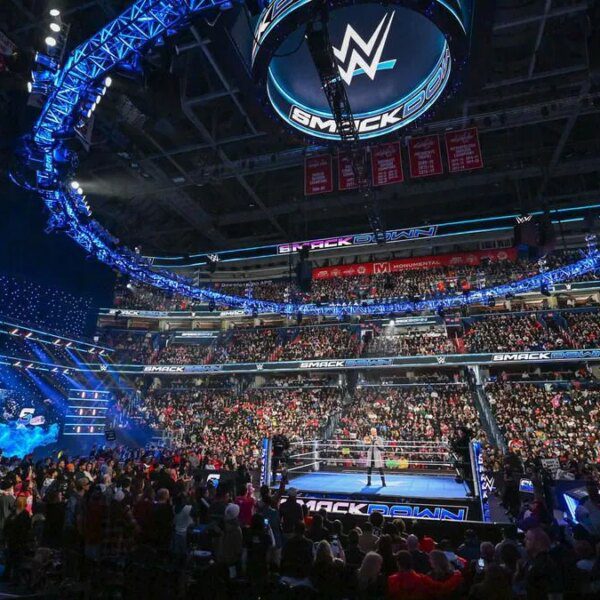 Major RAW star places your entire SmackDown locker room on discover