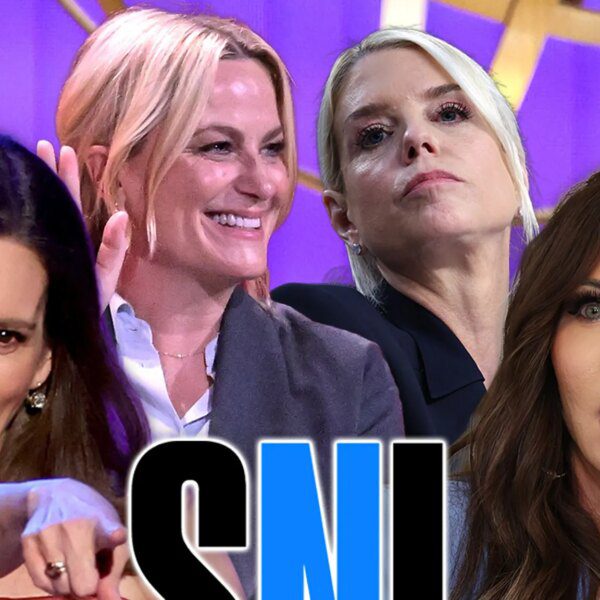 Tina Fey and Amy Poehler Reunite on ‘SNL’ as Kristi Noem &…
