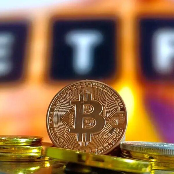 Bitcoin Spot ETFs Bounce Back with $3.24 Billions In Net Inflows
