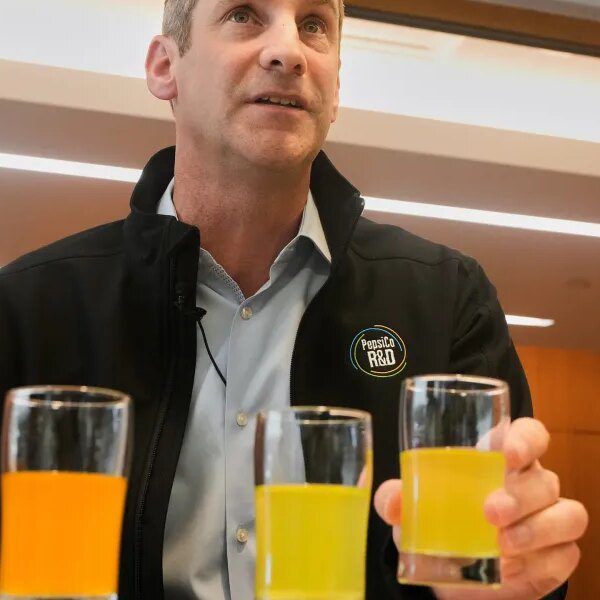 ‘We eat with our eyes’: Pepsi performs with purple candy potatoes and…