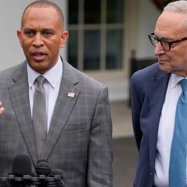 During a White House assembly, Hakeem Jeffries noticed a ‘Trump 2028’ hat…