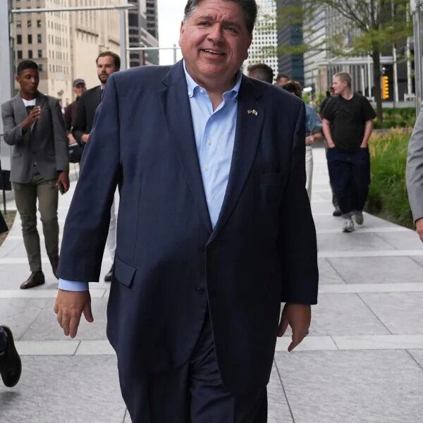 Billionaire governor of Illinois reveals in tax return that he gained a…