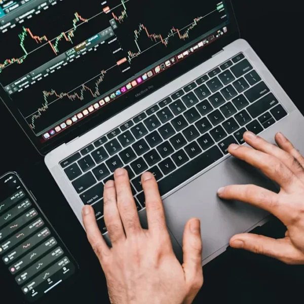 Baird Raises Apple (AAPL) PT Ahead of Earnings; Analysts Cite Upgrade Tailwinds…