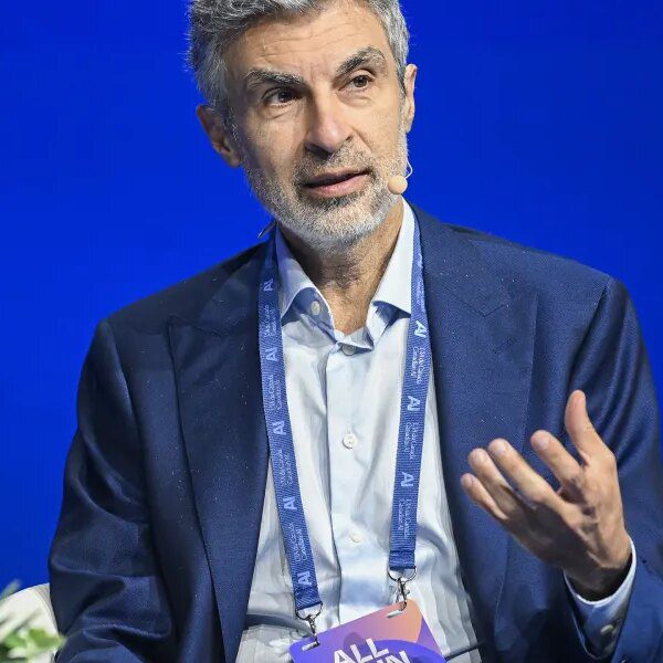 AI godfather warns humanity dangers extinction by hyperintelligent machines with their very…
