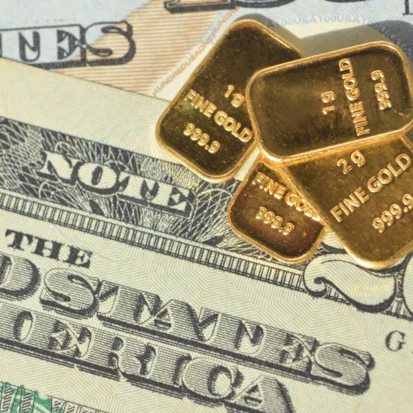 Gold drives towards $4,000 as U.S. authorities shutdown drags on