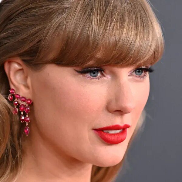 Taylor Swift prepares to take a ‘Showgirl’-themed victory lap as she eyes…