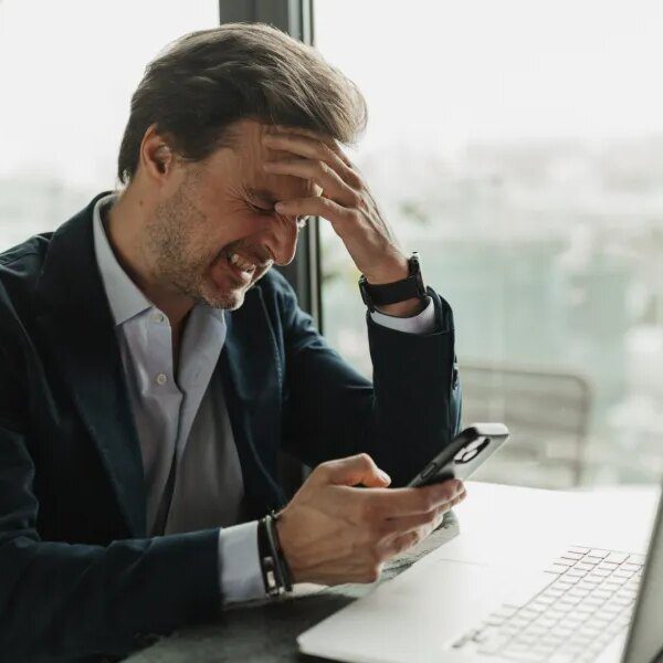 Four in 10 staff incomes greater than $500,000 a yr reside paycheck…