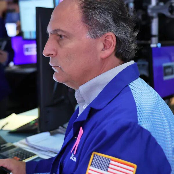 Dot-com fears rise with tech shares seeing $100 billion swings