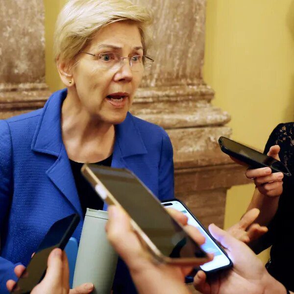 Elizabeth Warren accuses Trump of betraying farmers and ‘placing himself and his…