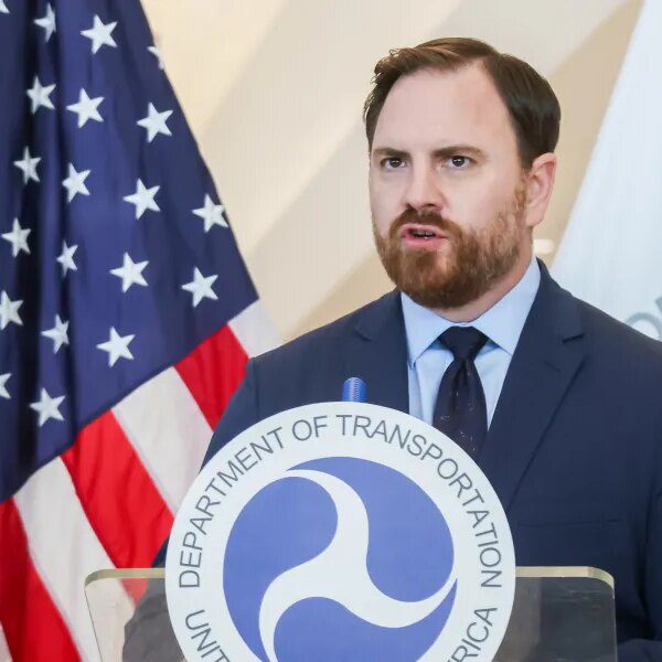 Air site visitors controllers have gotten Uber drivers, restaurant servers amid unpaid…