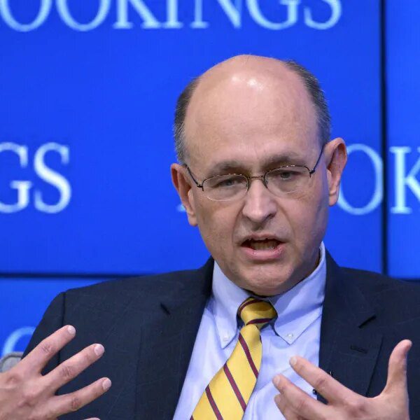 Top Wall Street economist sees 2 methods tariffs may play out —…