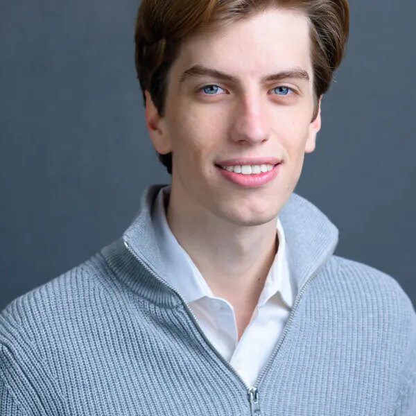 How former OpenAI researcher Leopold Aschenbrenner turned a viral AI prophecy into…
