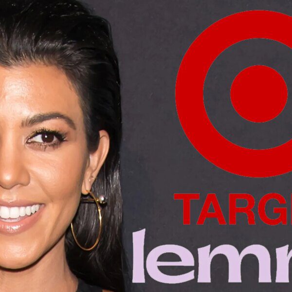 Kourtney Kardashian Films Christmas Shoot at Target
