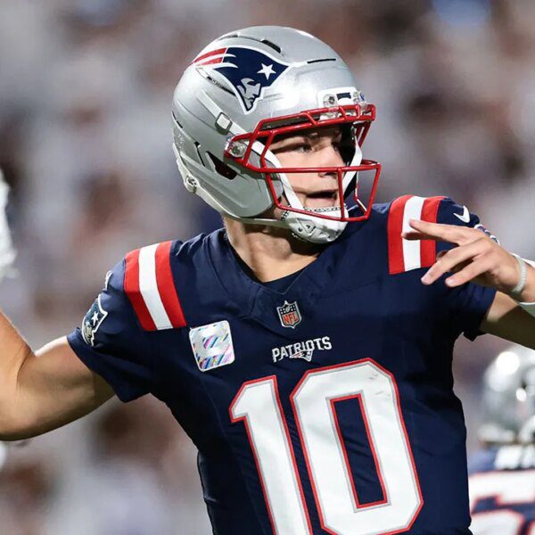 Patriots upset undefeated Bills 23-20, finish Buffalo’s excellent season
