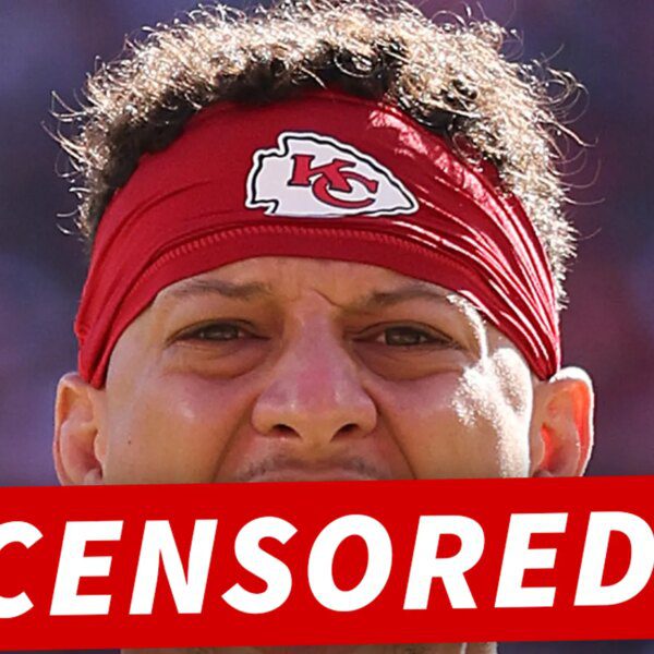 Patrick Mahomes Uses F-Word to Trick Raiders Defense