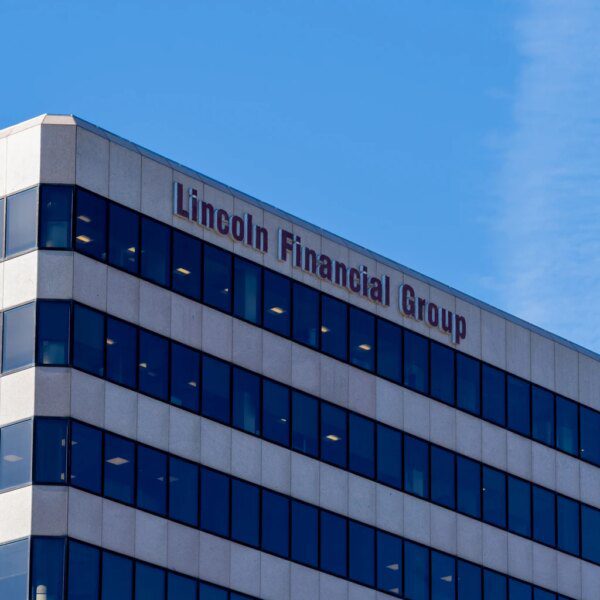 Lincoln National Stock’s Turnaround Impresses (Upgrade) (NYSE:LNC)