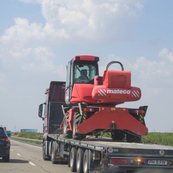 J.B. Hunt: Revenue Needs To Grow To Justify Further Multiple Re-Rating (NASDAQ:JBHT)