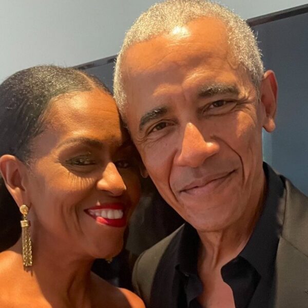 Barack and Michelle Obama Wish Each Other a Happy thirty third Anniversary…