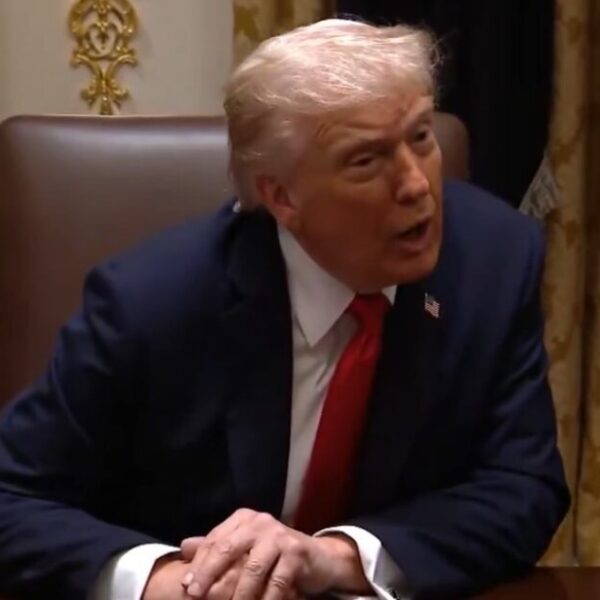 President Trump Humiliates Reporter For Asking a Stupid Question About Ukraine-Russia War…