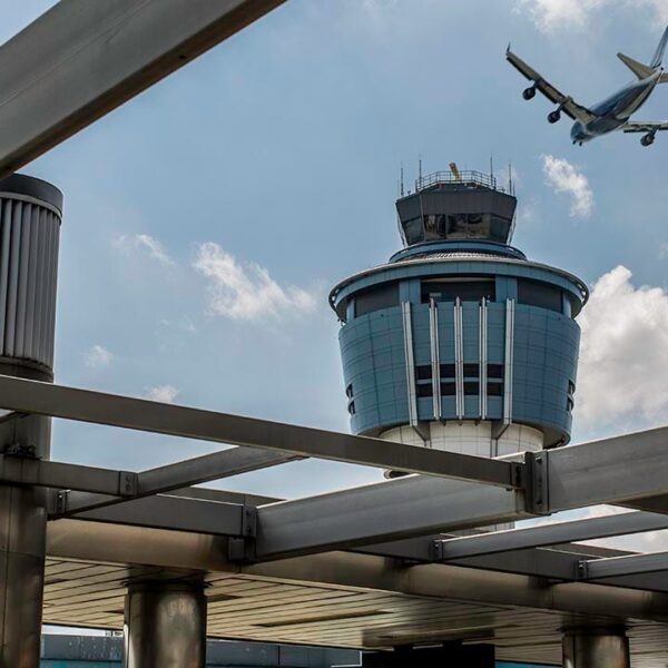 Two Delta planes collide on LaGuardia taxiway, one individual injured