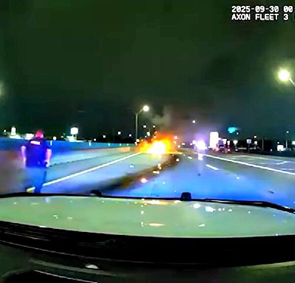 WATCH: Hero Texas Cop Pulls Young Woman from Burning Car After Suspected…