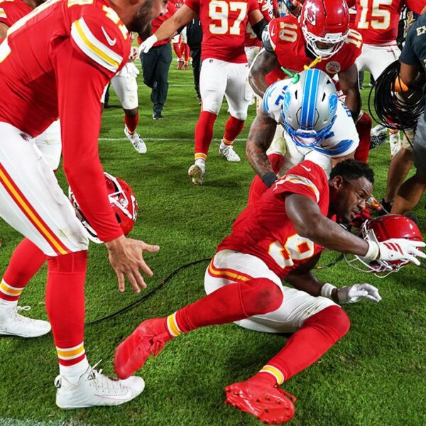 Lions, Chiefs gamers brawl after hard-fought recreation