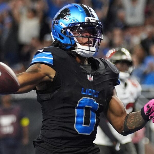 Lions suffocate Buccaneers for enormous win