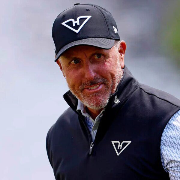 Phil Mickelson reacts to Charlie Kirk’s Presidential Medal of Freedom