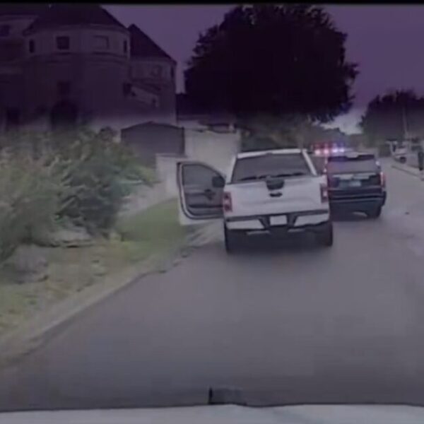 Texas DPS Pursues Human Smuggler in High-Speed Chase; Numerous Illegals Bail from…