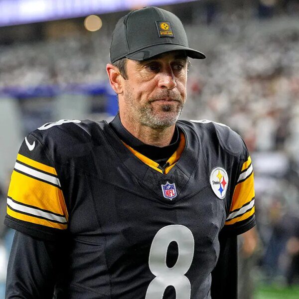 Aaron Rodgers livid after 300-pound teammate tackles him in celebration