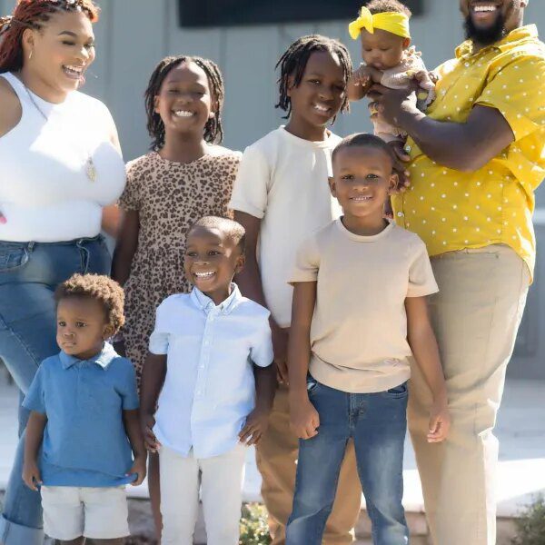 A millennial father-of-six turned homelessness right into a six-figure trades enterprise—and it’s…