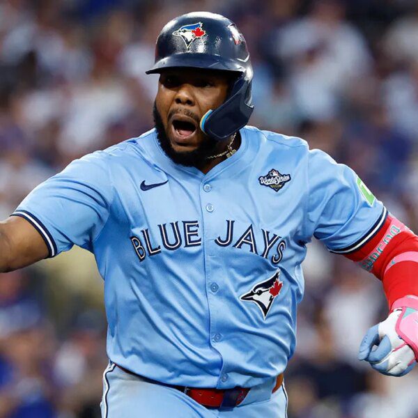 Blue Jays rebound to even World Series after marathon Game 3