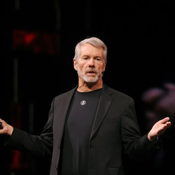 Saylor Responds To Strategy’s Potential Exclusion From Key Indices Amid Bitcoin’s 30%…