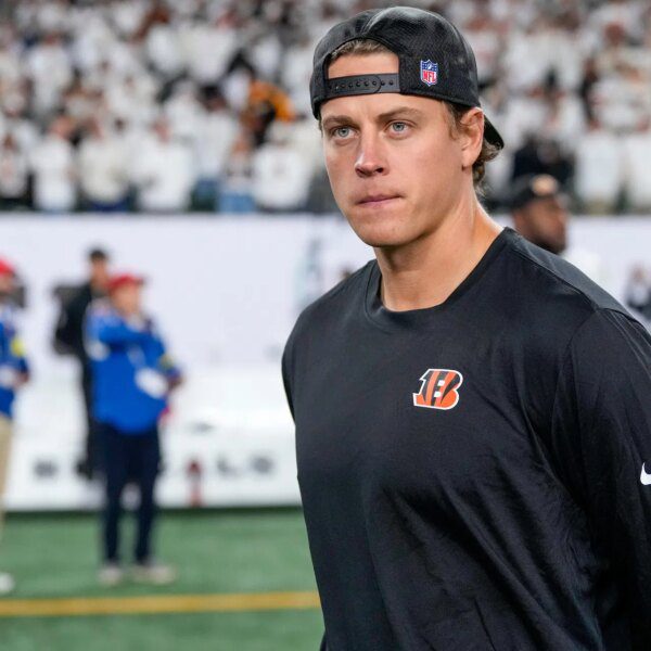 Joe Burrow offers one-word response over availability for Bengals vs. Ravens Thanksgiving…