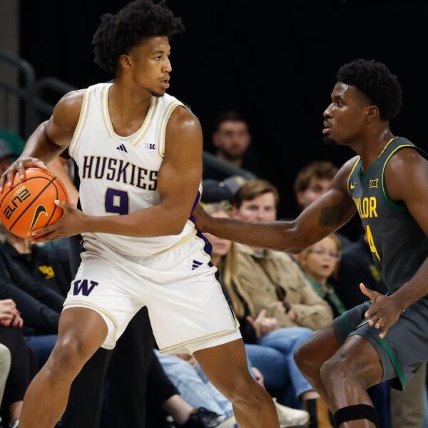 Washington’s Wesley Yates III brings scorching hand into sport vs. Southern