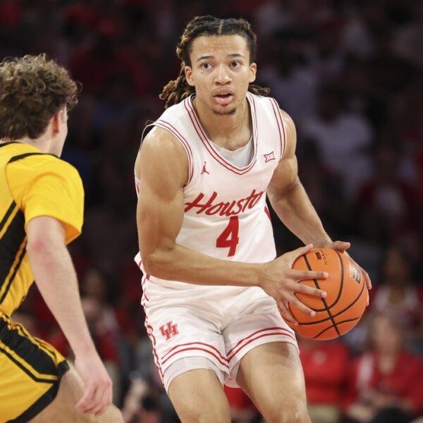 New No. 1 Houston routs Oakland in dominant win