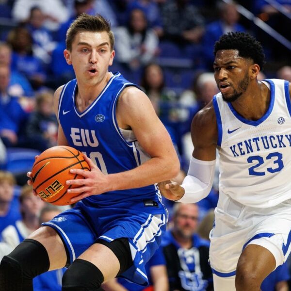 No. 9 Kentucky bounces again with wire-to-wire rout of Eastern Illinois