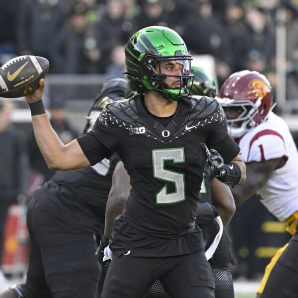 No. 6 Oregon appears to deal with heated rival Washington