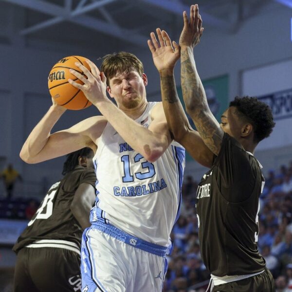 Henri Veesaar helps No. 16 North Carolina defeat St. Bonaventure