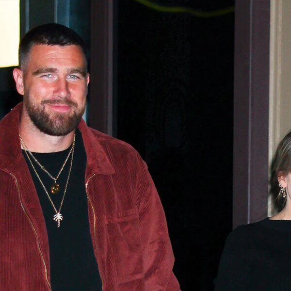 Taylor Swift & Travis Kelce Hold Hands on Second NYC Date Night…