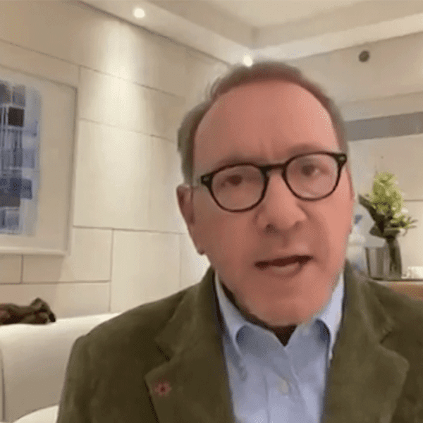 Kevin Spacey Calls Out Media For Perpetuating Homeless Rumor