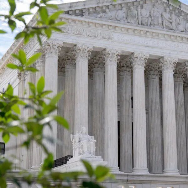 There’s a ‘respectable probability’ the Supreme Court will OK Trump’s international tariffs:…