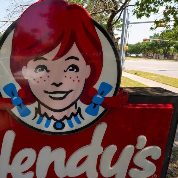 Wendy’s plans tons of of retailer closures to spice up income