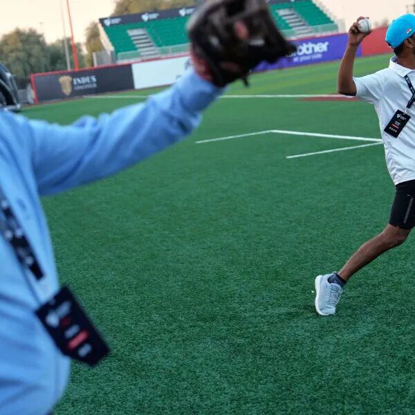 Cincinnati Reds nice Barry Larkin brings baseball to the Middle East, with…