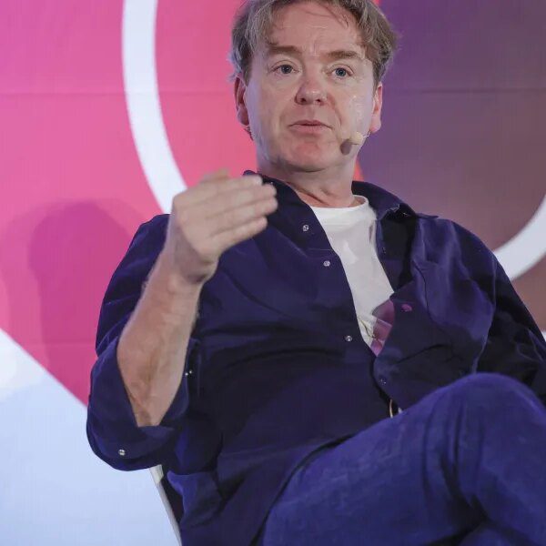 One of the world’s hottest economists on why AI is ‘undoubtedly going…