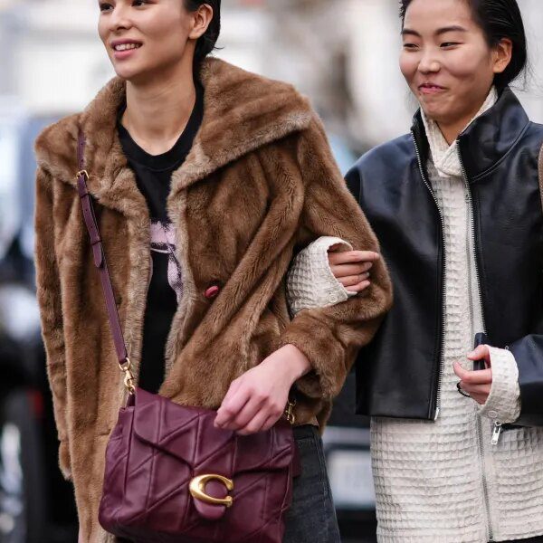 For Gen Z, quiet luxurious is lifeless—they’re packing lunch at dwelling whereas…