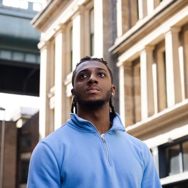 Gen Z males are flocking to quarter-zip pullovers—they’re making an attempt to…