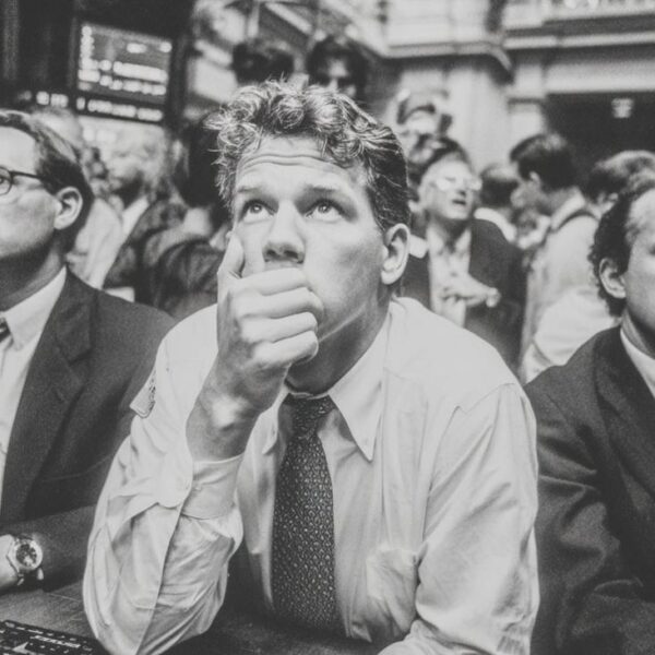 Malignant Monday: S&P 500, Nasdaq, Dow all decrease. BTC, threat too.