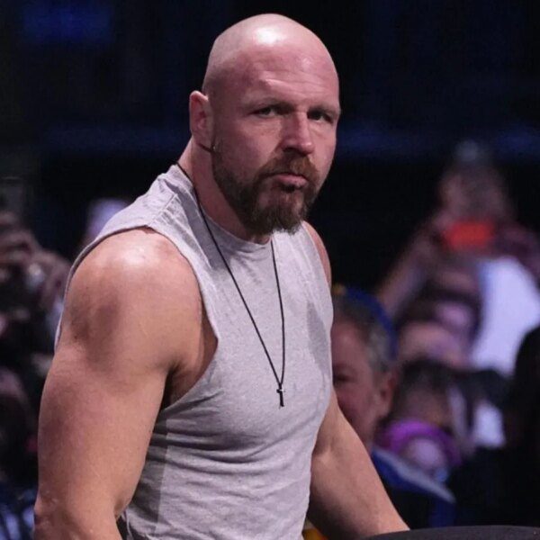 Ex-WWE star sends a message after Jon Moxley reveals that he likes…