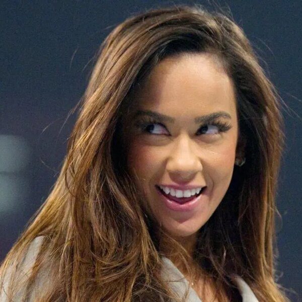 3 Signs AJ Lee is Returning on WWE RAW at MSG